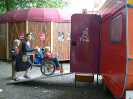 Poeziecaravan is toegankelijk voor rolstoelen